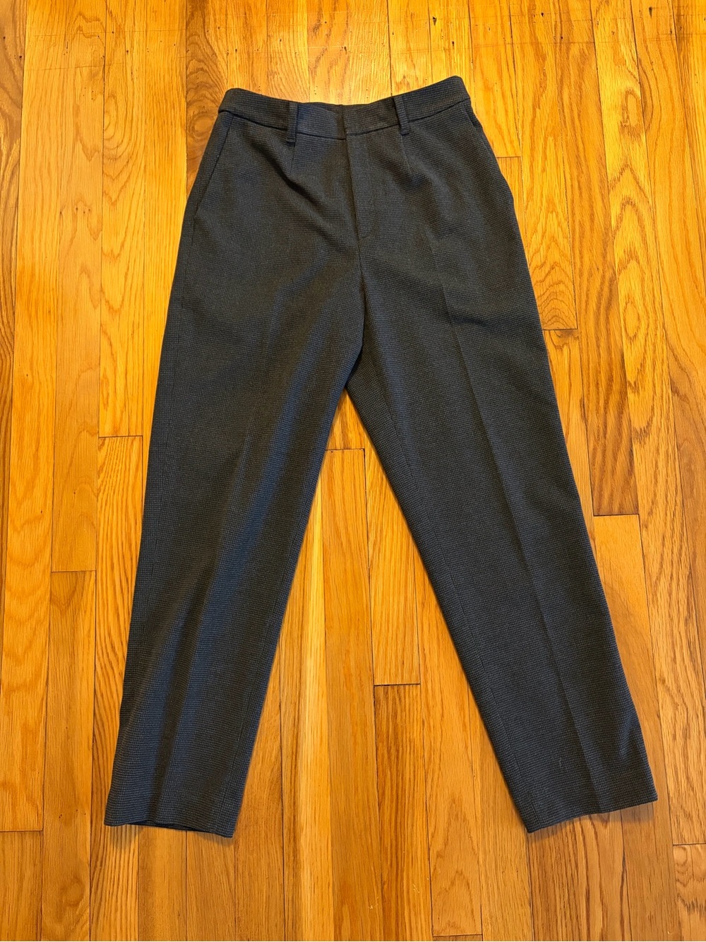 Uniqlo Smart Ankle Pants in Dark Grey/Black